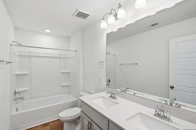 434 Nightingale Avenue, Marion, TX 78124