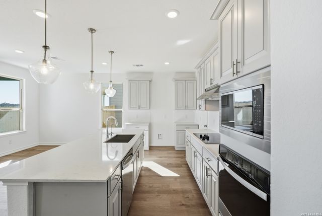 434 Nightingale Avenue, Marion, TX 78124