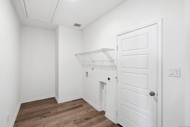 434 Nightingale Avenue, Marion, TX 78124