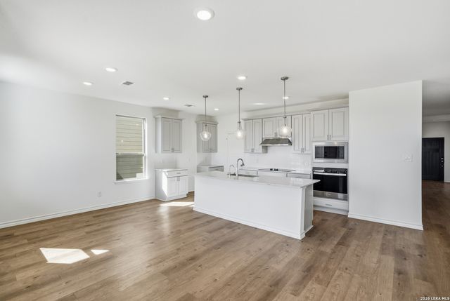 434 Nightingale Avenue, Marion, TX 78124