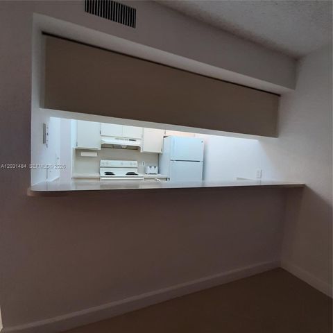 8160 GENEVA WY 316, Miami, FL 33166