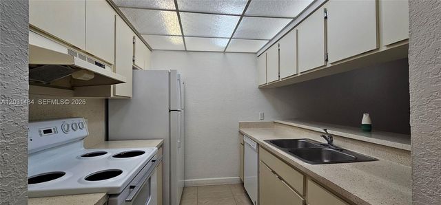 8160 GENEVA WY 316, Miami, FL 33166