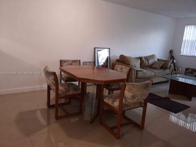 8160 GENEVA WY 316, Miami, FL 33166