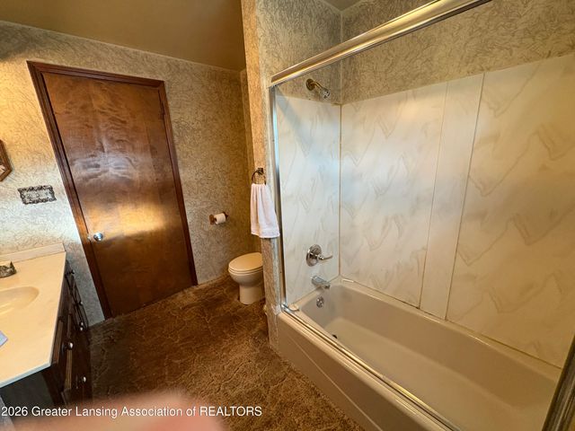 645 N Cochran Avenue, Charlotte, MI 48813
