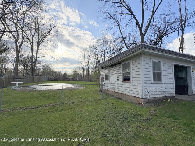 645 N Cochran Avenue, Charlotte, MI 48813
