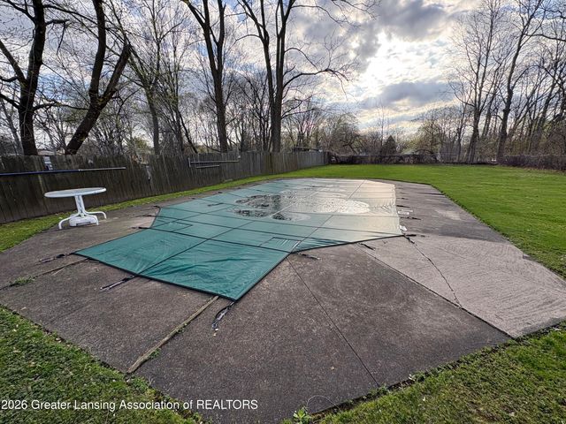 645 N Cochran Avenue, Charlotte, MI 48813