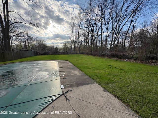 645 N Cochran Avenue, Charlotte, MI 48813