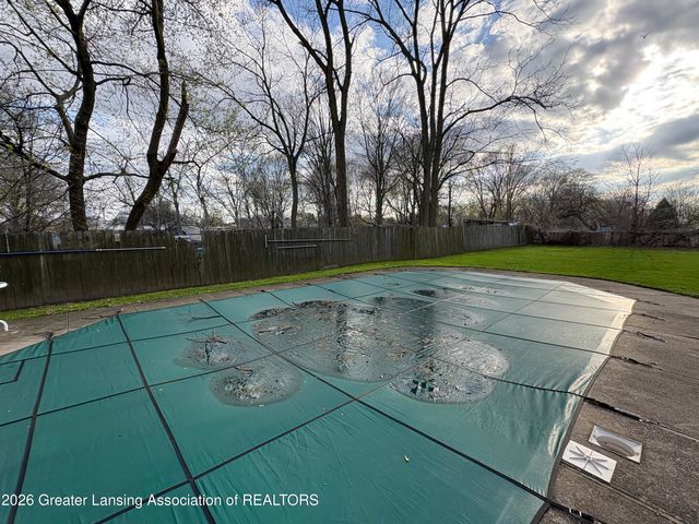 645 N Cochran Avenue, Charlotte, MI 48813