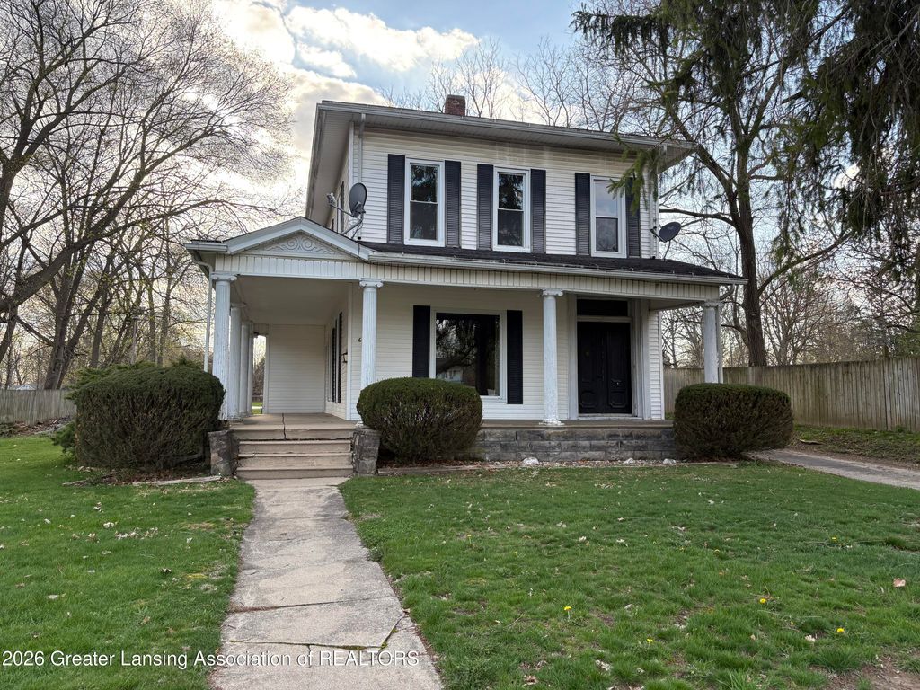 645 N Cochran Avenue, Charlotte, MI 48813