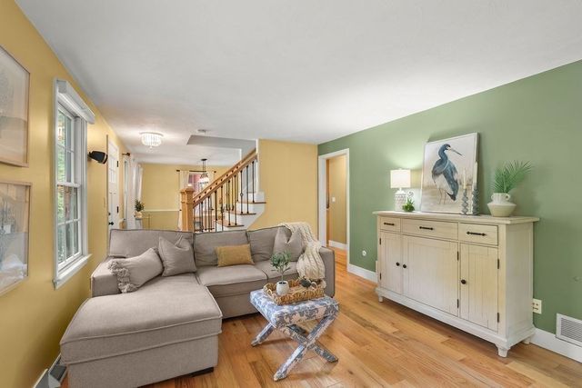 11 Barrett, Bellingham, MA 02019