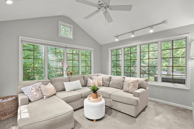 11 Barrett, Bellingham, MA 02019