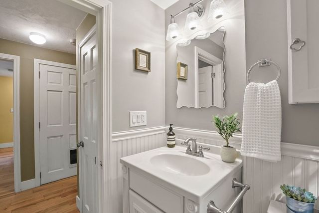 11 Barrett, Bellingham, MA 02019