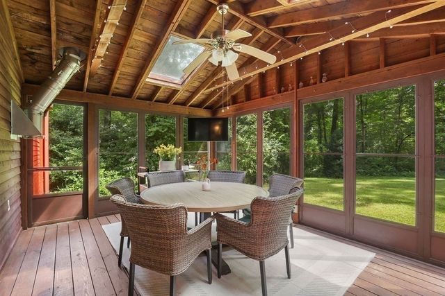 11 Barrett, Bellingham, MA 02019