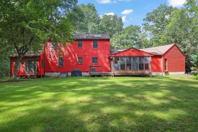 11 Barrett, Bellingham, MA 02019