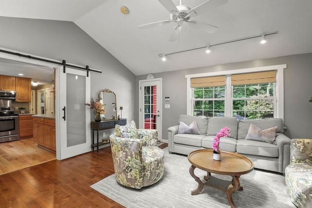 11 Barrett, Bellingham, MA 02019