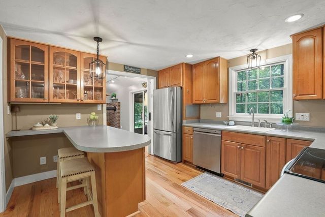 11 Barrett, Bellingham, MA 02019