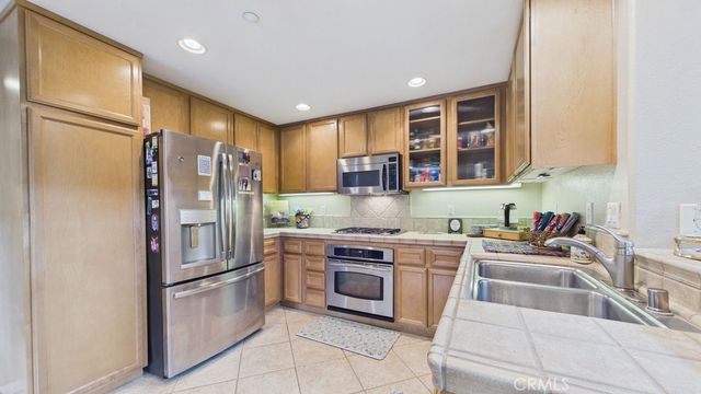 27034 Fairway, Valencia, CA 91381