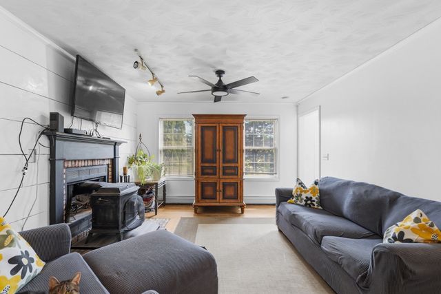 777 New Plainville Rd, New Bedford, MA 02745