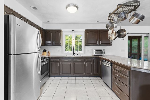 777 New Plainville Rd, New Bedford, MA 02745