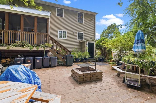 777 New Plainville Rd, New Bedford, MA 02745