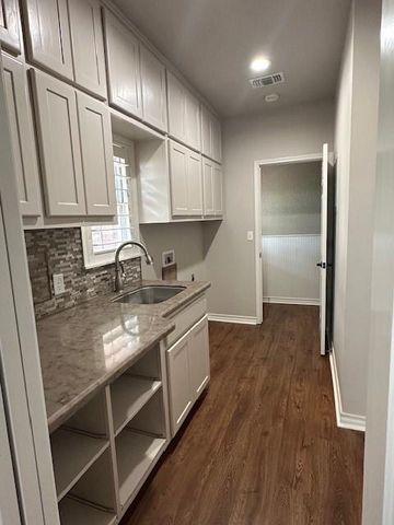 8695 N State Highway 71, El Campo, TX 77437