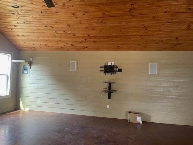 8695 N State Highway 71, El Campo, TX 77437