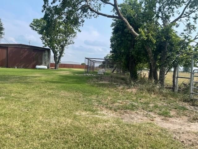 8695 N State Highway 71, El Campo, TX 77437