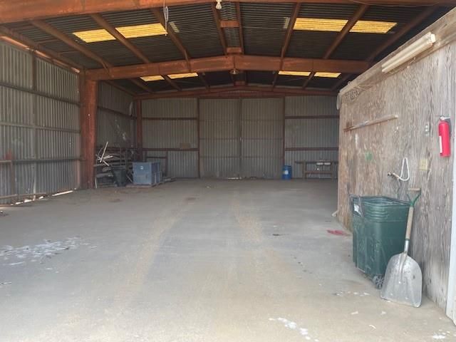 8695 N State Highway 71, El Campo, TX 77437