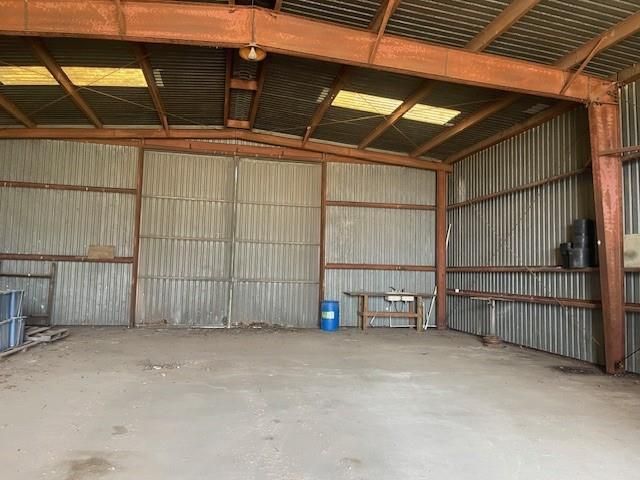 8695 N State Highway 71, El Campo, TX 77437