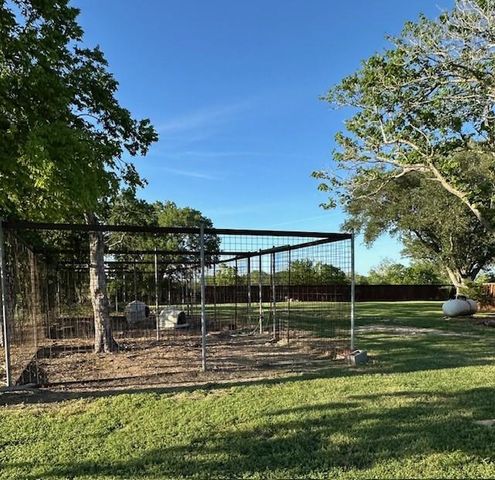 8695 N State Highway 71, El Campo, TX 77437