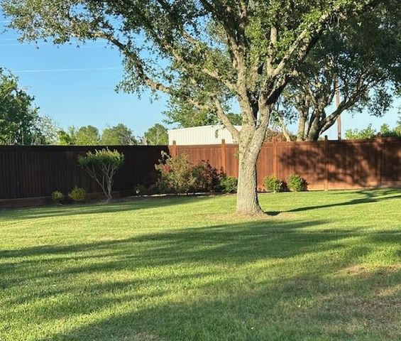 8695 N State Highway 71, El Campo, TX 77437