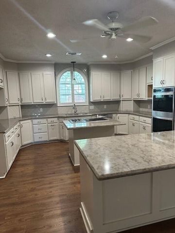 8695 N State Highway 71, El Campo, TX 77437