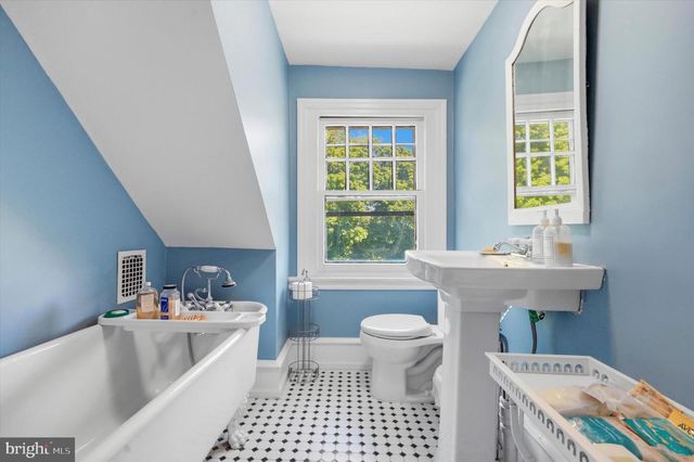 7937 PARK AVE, Elkins Park, PA 19027