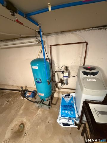 19 Gloria Place, East Haven, CT 06512