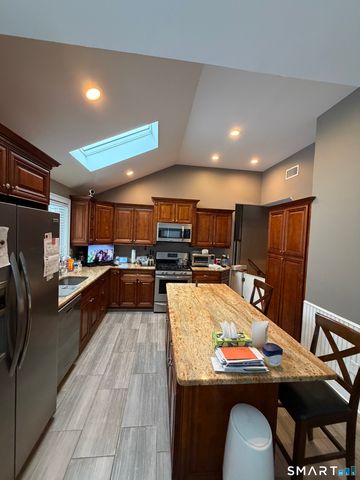 19 Gloria Place, East Haven, CT 06512