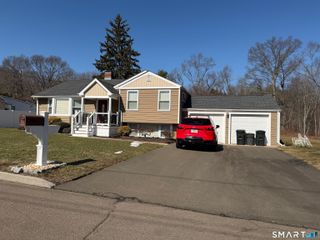 19 Gloria Place, East Haven, CT 06512