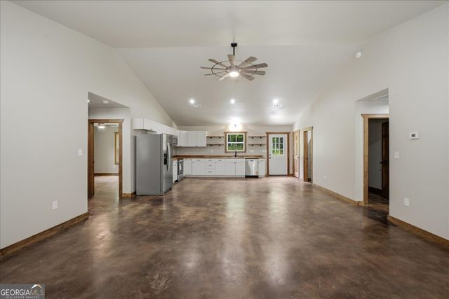 65 Bay Ct, Ellijay, GA 30540