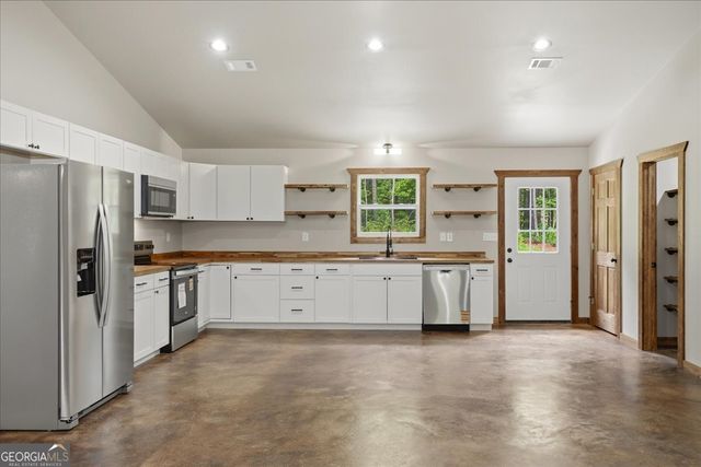 65 Bay Ct, Ellijay, GA 30540