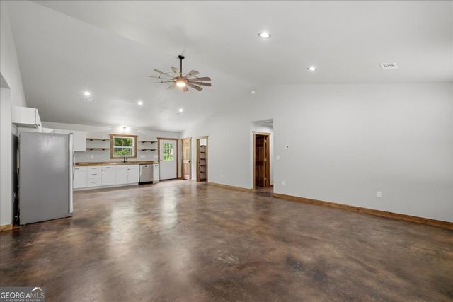 65 Bay Ct, Ellijay, GA 30540