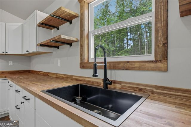 65 Bay Ct, Ellijay, GA 30540