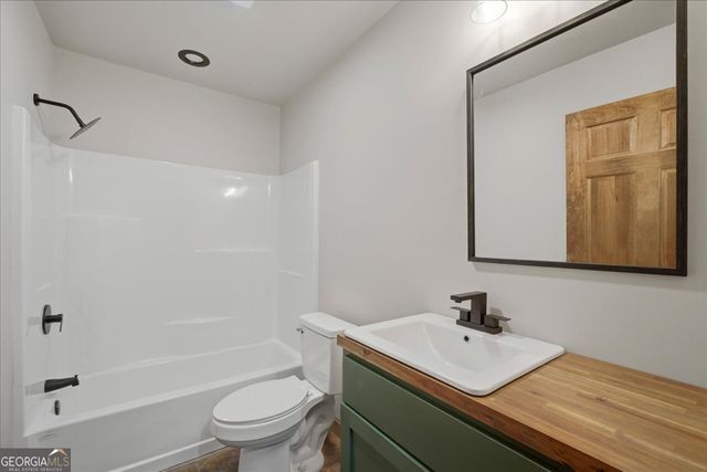 65 Bay Ct, Ellijay, GA 30540