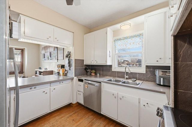 2322 AVENUE F, Council Bluffs, IA 51501