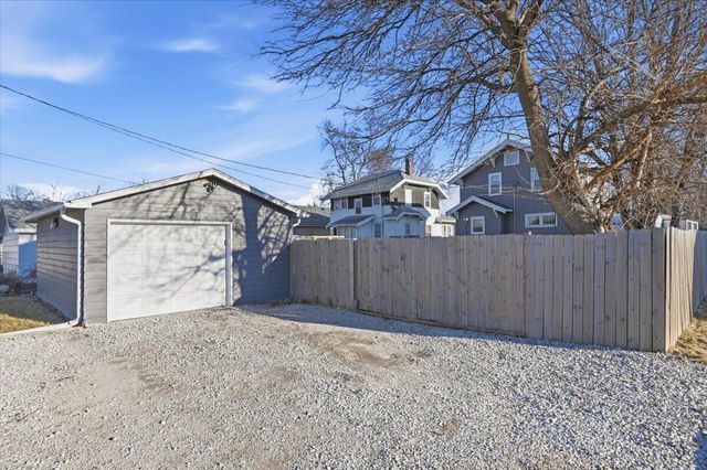 2322 AVENUE F, Council Bluffs, IA 51501