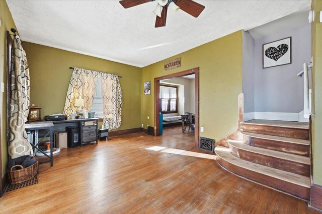 2322 AVENUE F, Council Bluffs, IA 51501