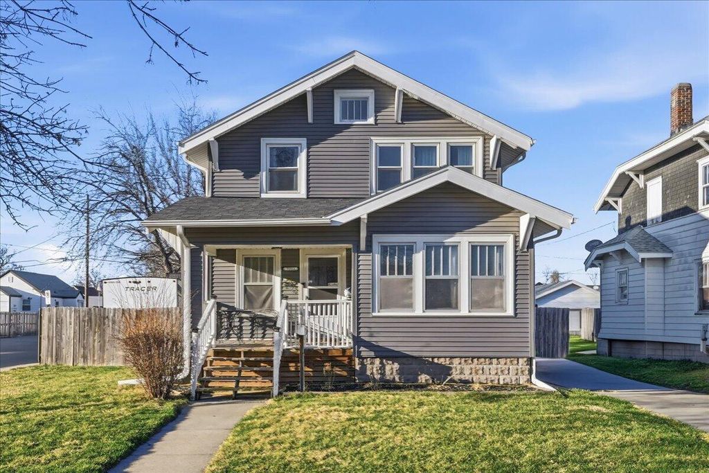 2322 AVENUE F, Council Bluffs, IA 51501