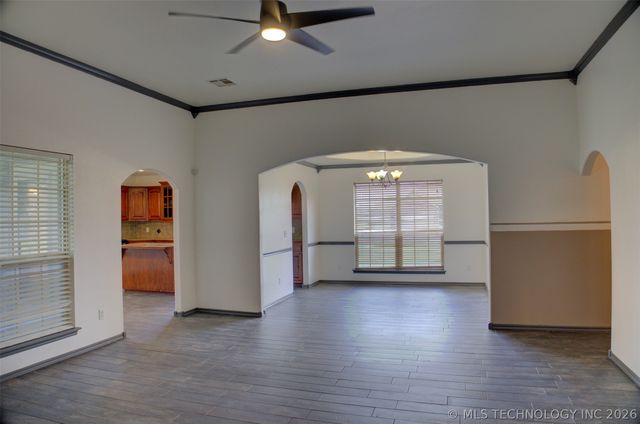 5755 E 144th Street North, Collinsville, OK 74021