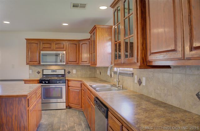 5755 E 144th Street North, Collinsville, OK 74021