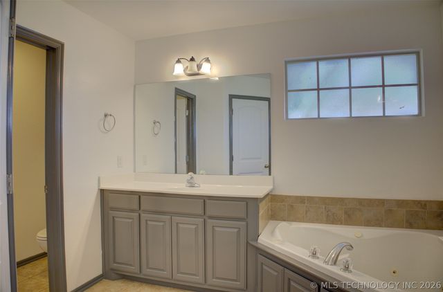 5755 E 144th Street North, Collinsville, OK 74021