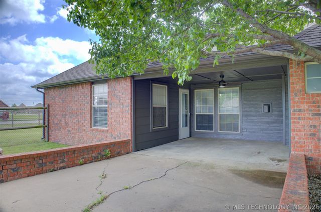 5755 E 144th Street North, Collinsville, OK 74021