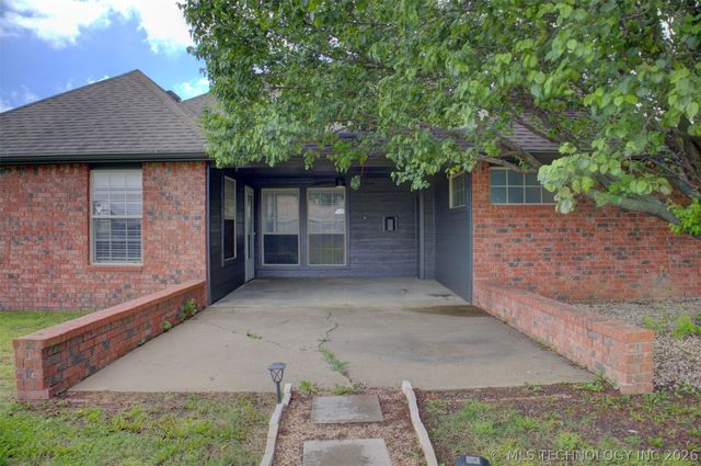 5755 E 144th Street North, Collinsville, OK 74021